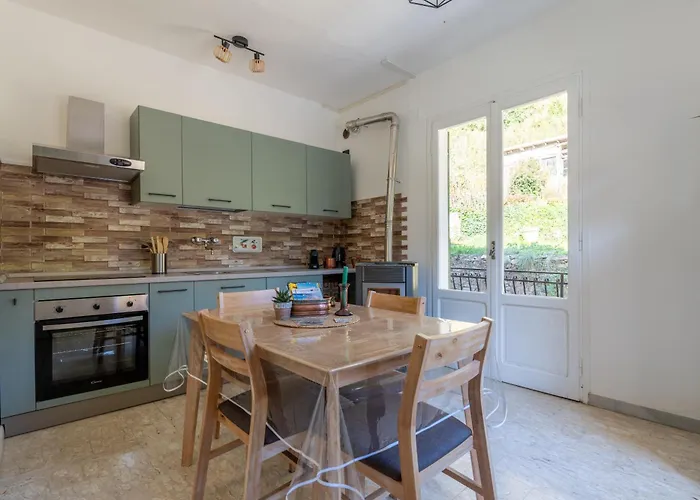 Simone Vacanze - Casa Utopia Molini di Triora